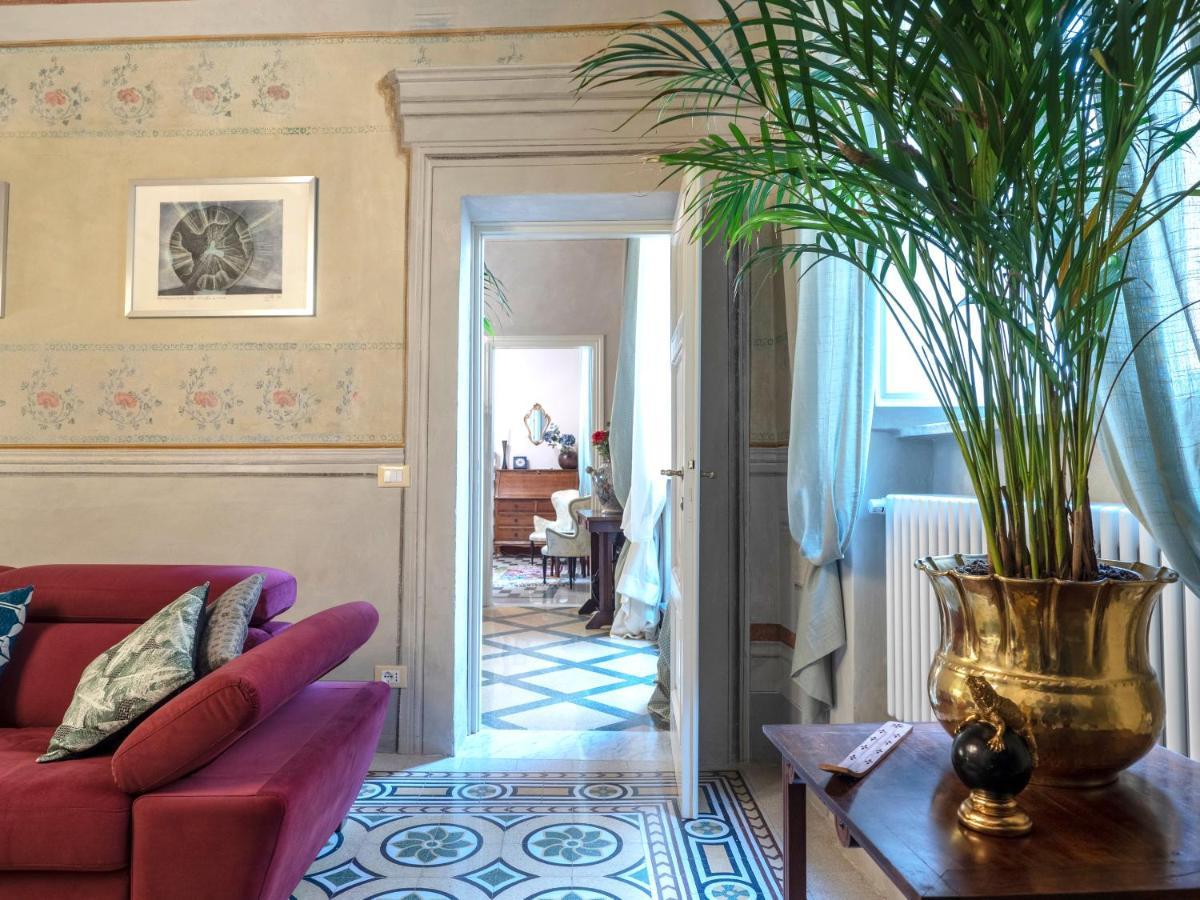 Luxury - Elegante Appartamento Nel Cuore Di Lucques Extérieur photo