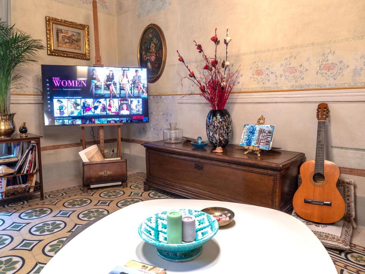 Luxury - Elegante Appartamento Nel Cuore Di Lucques Extérieur photo