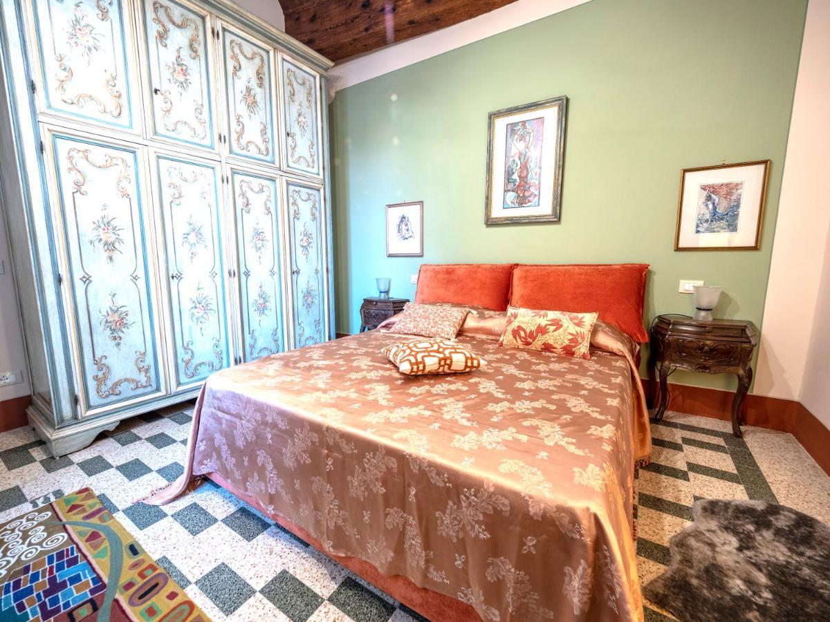 Luxury - Elegante Appartamento Nel Cuore Di Lucques Extérieur photo