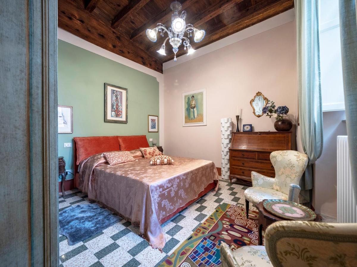 Luxury - Elegante Appartamento Nel Cuore Di Lucques Extérieur photo